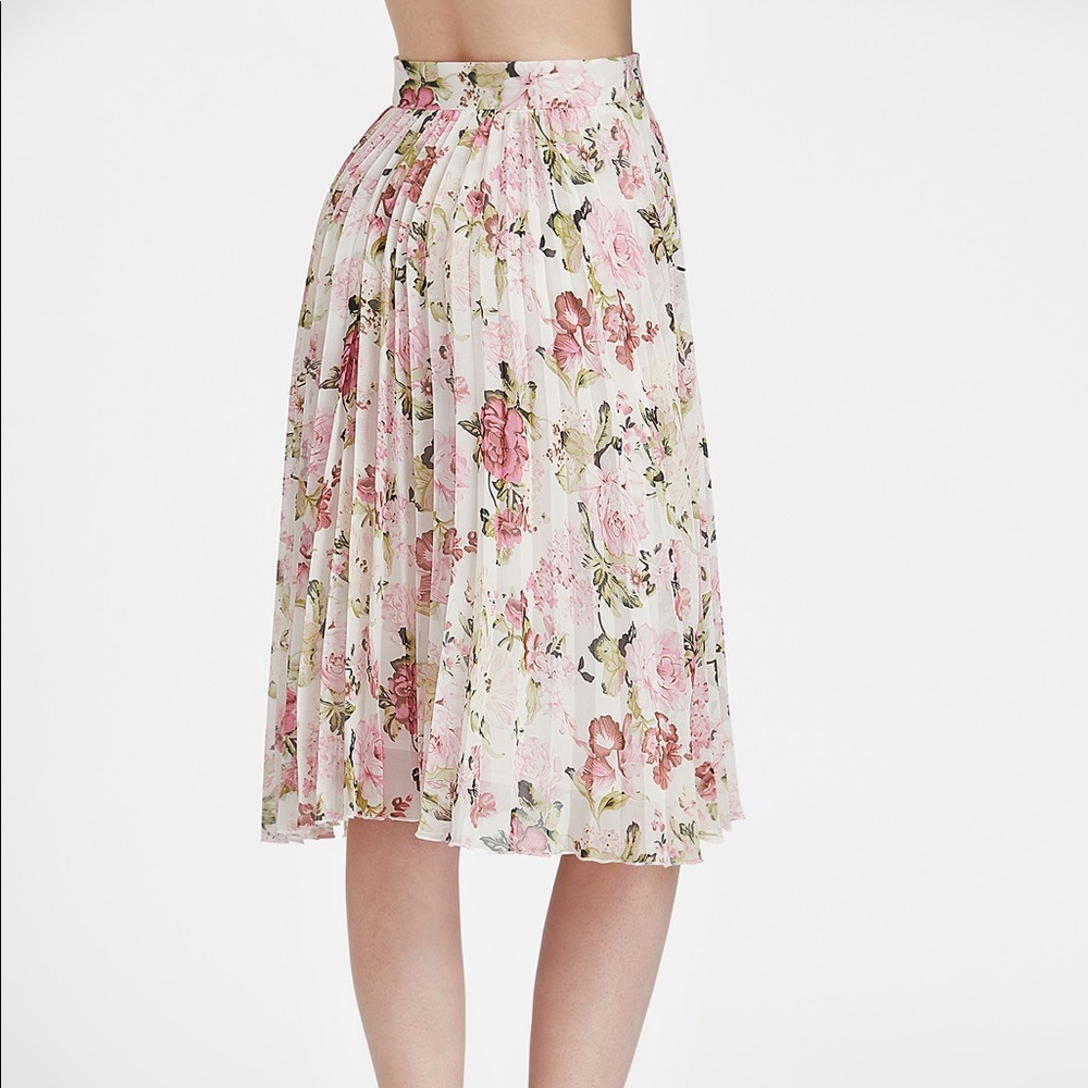 🆕👛Chiffon floral accordion knee length skirt - Picture 3 of 6